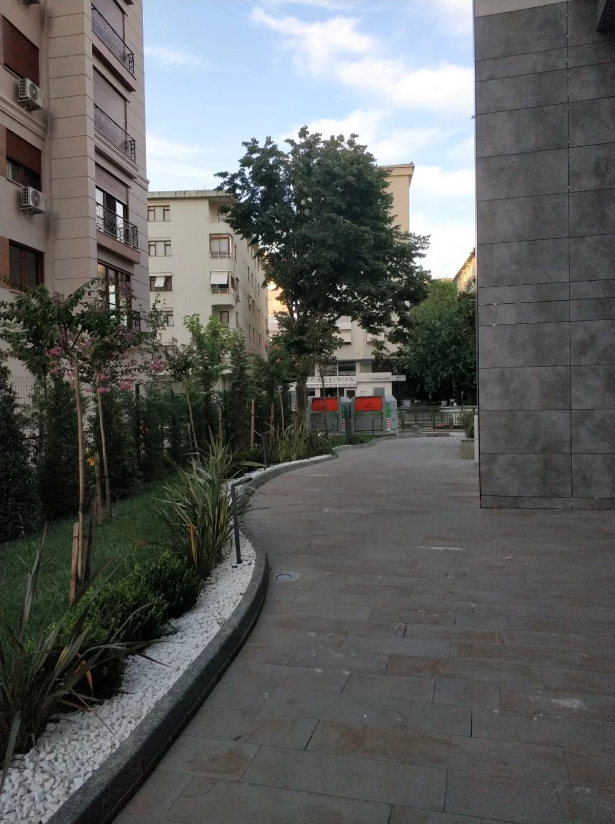 Barış Apartmanları